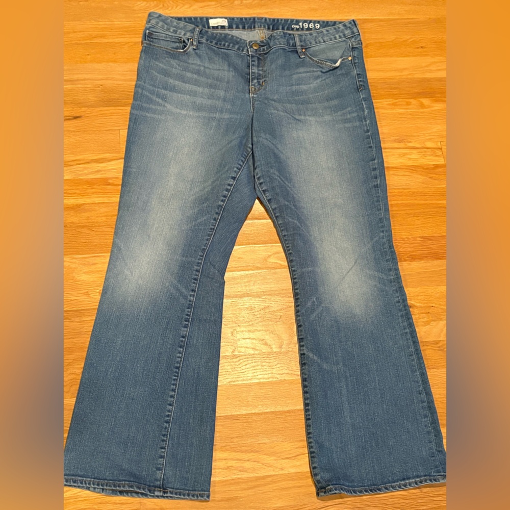 GAP 1969 Perfect Boot Jean